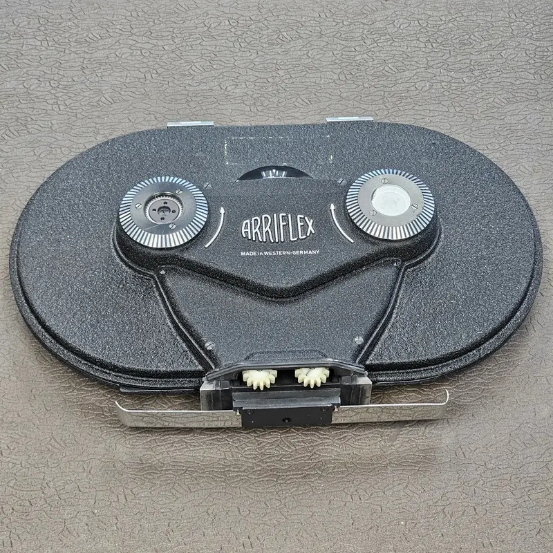 Arriflex 16BL 400' Magazine with Core adapters S# 13664