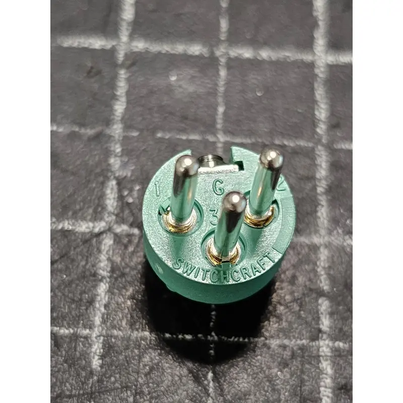 Switchcraft QG3M 3-pin XLR Male insert connector only