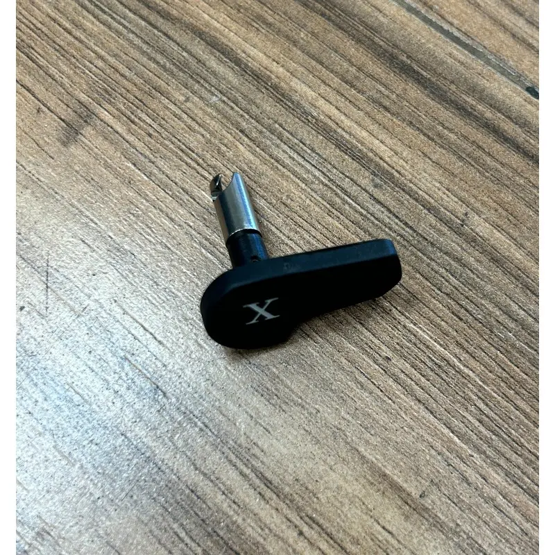 Aaton XTR Magazine Door Latch (feed side)