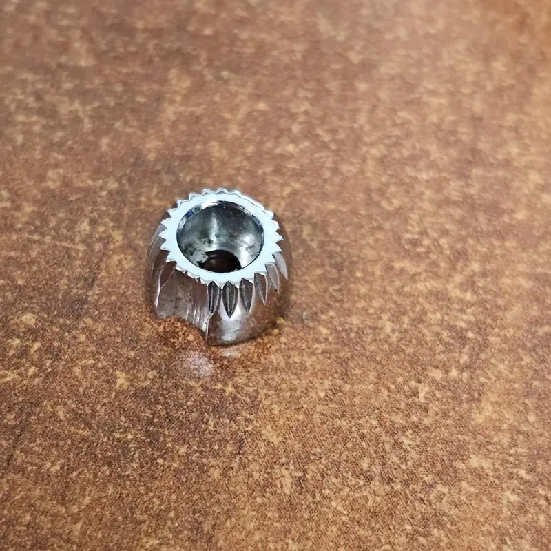 Bolex on/off release knob