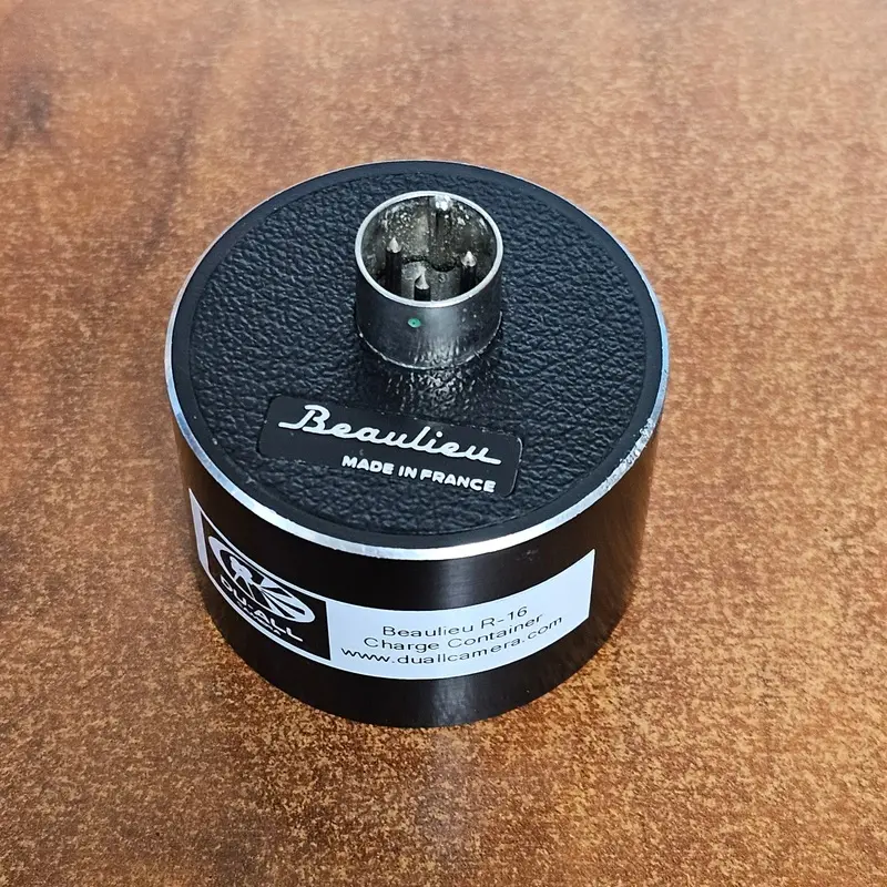 Beaulieu R-16 Off-Camera Battery Container