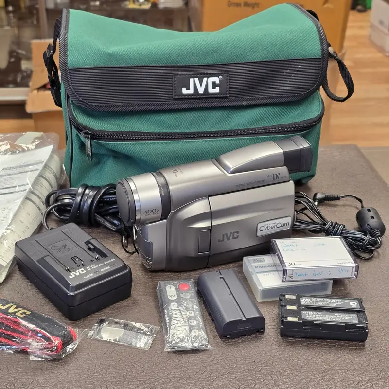 JVC GR-DVF11U Mini DVCamcorder Package (NTSC) S# 15431068