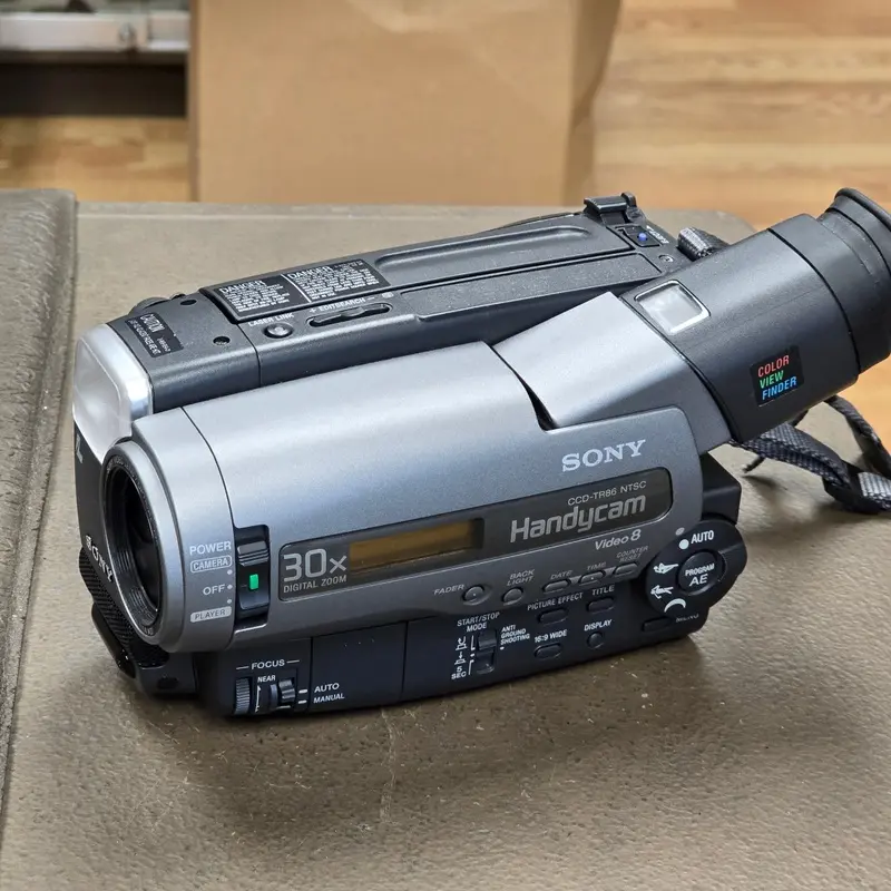 Sony CCD-TR86 Hi8mm NTSC Video Camcorder S# 25541