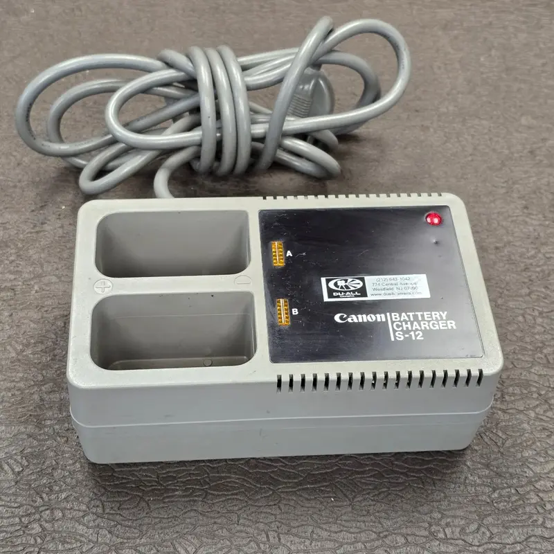 Canon S-12 Dual 12 volt battery charger S# 002107
