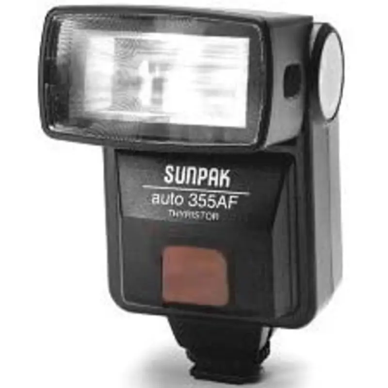 SUNPAK 035M 35mm Electronic Thyristor Auto Flash with 35-85mm Zoom