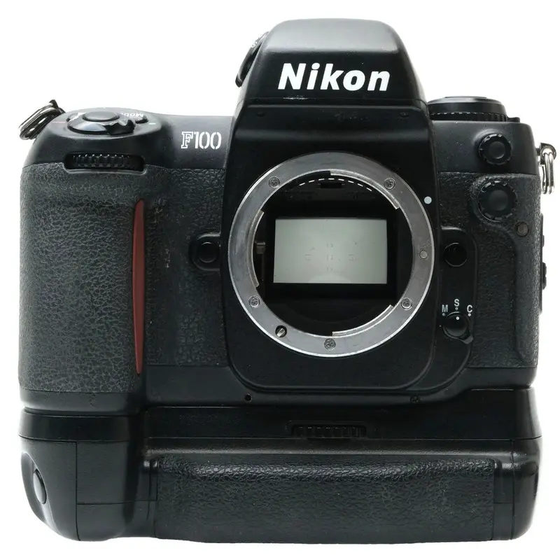 Nikon F100, MB-15 2059880
