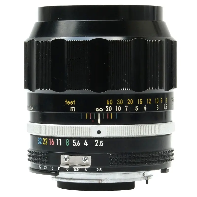 Nikon 105mm f2.5 Nikkor-P.C AI 546690