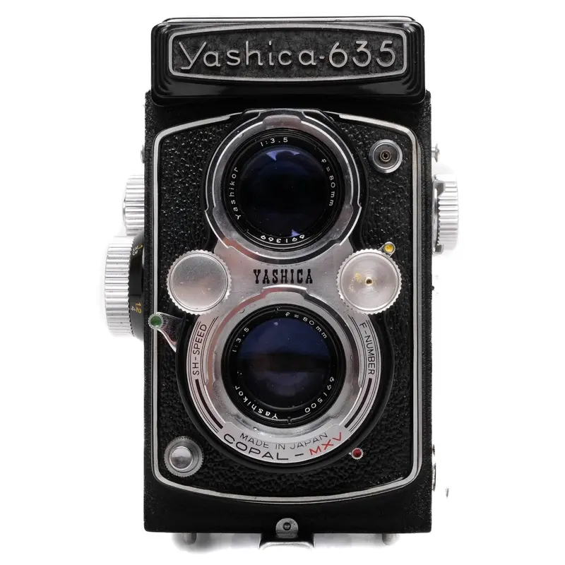 Yashica 635 TLR ST1040082