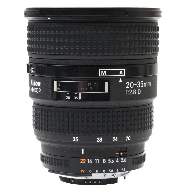 Nikon 20-35mm f2.8 D 209516