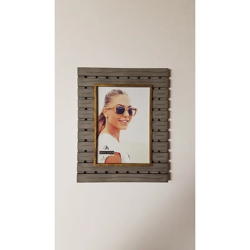 Malden 5x7 Gray Plank w/ Metal Inner Border